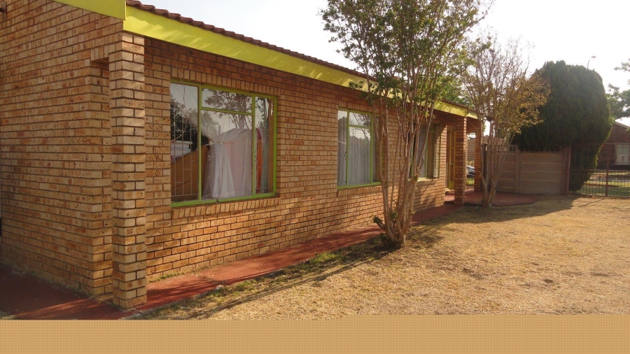 3 Bedroom Property for Sale in Miederpark North West